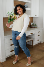 Load image into Gallery viewer, Midrise Destructed Hem Slim Fit Judy Blue Jeans