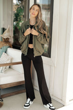 Load image into Gallery viewer, On the Move V Front Flare Leggings