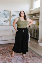 Load image into Gallery viewer, Modern Classic Wide Leg Crop Pants in Black