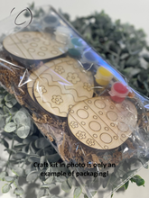 Load image into Gallery viewer, Halloween Craft Kit Volume 1