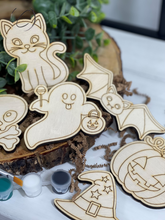 Load image into Gallery viewer, Halloween Craft Kit Volume 1