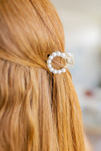 Load image into Gallery viewer, Round Pearl Claw Clip