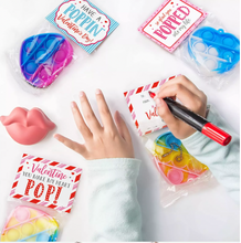 Load image into Gallery viewer, PREORDER: Valentine Heart Popper Fidgets (Pack of 10)