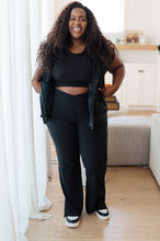 Load image into Gallery viewer, On the Move V Front Flare Leggings