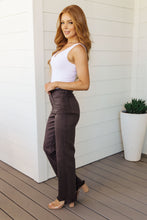 Load image into Gallery viewer, Sybil High Rise Frayed Hem 90's Straight Judy Blue Jeans in Brown