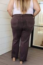 Load image into Gallery viewer, Sybil High Rise Frayed Hem 90's Straight Judy Blue Jeans in Brown