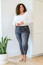 Load image into Gallery viewer, Tabitha Front Yoke Skinny Black Wash Judy Blue Jeans