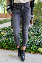 Load image into Gallery viewer, Tabitha Front Yoke Skinny Black Wash Judy Blue Jeans