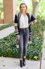 Load image into Gallery viewer, Tabitha Front Yoke Skinny Black Wash Judy Blue Jeans
