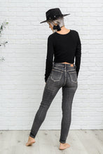 Load image into Gallery viewer, Tabitha Front Yoke Skinny Black Wash Judy Blue Jeans