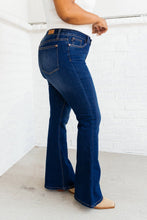 Load image into Gallery viewer, Throwback Flare Judy Blue Jeans