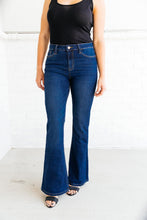 Load image into Gallery viewer, Throwback Flare Judy Blue Jeans