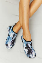 Load image into Gallery viewer, On The Shore Water Shoes in Multi