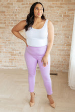 Load image into Gallery viewer, Magic Ankle Crop Skinny Pants in Lavender