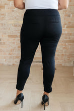 Load image into Gallery viewer, Magic Ankle Crop Skinny Pants in Black