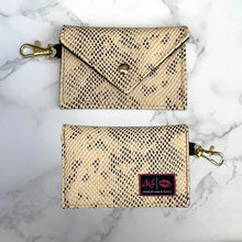 Load image into Gallery viewer, Live Box- Credit Card Wallet